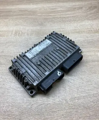 Renault Laguna I Engine control unit/module ECU 7700112087 7700102888