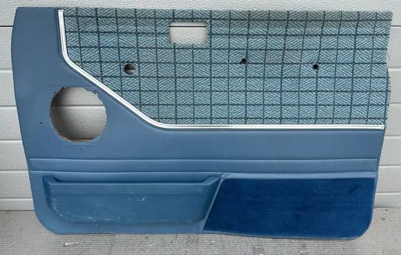 Nissan Patrol 160 Front door card panel trim 80900C6061