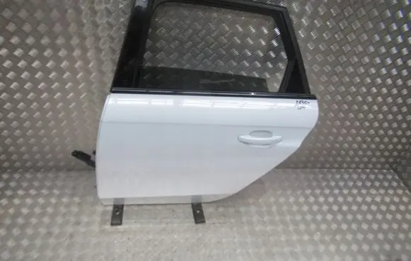 Audi RS4 B7 Front door 