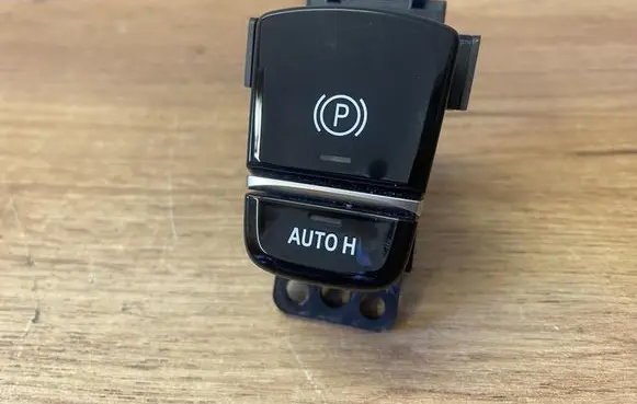 BMW 5 G30 G31 G38 Hand brake release handle 9434486
