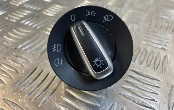 Volkswagen PASSAT B7 Light switch 3C8941431C