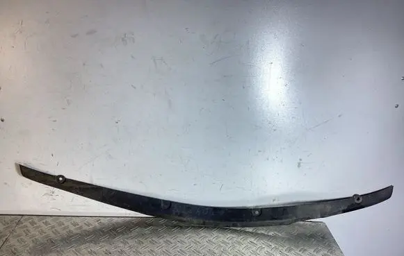 Front bumper splitter molding