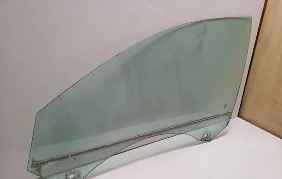 Audi A6 S6 C6 4F Front door window glass four-door 