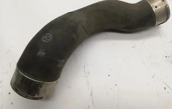 Mercedes-Benz E A207 Intercooler hose/pipe 2125280382