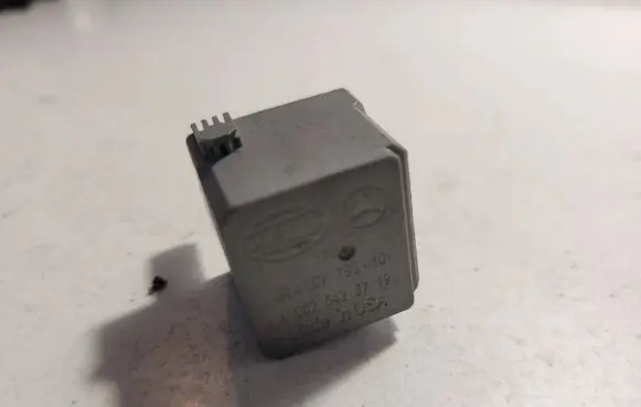 Mercedes-Benz C AMG W204 Other relay A0025428719 4RA00779310