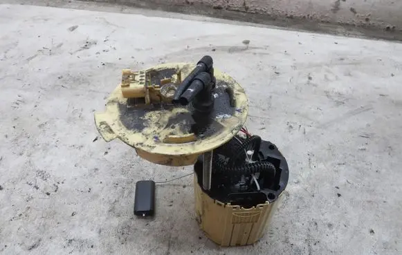 Opel Zafira C In-tank fuel pump 13588661