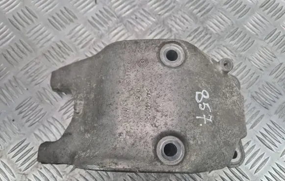 Mercedes-Benz GLA W156 X156 Engine mounting bracket A2702230138