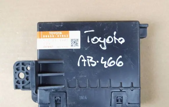 Toyota Prius (XW30) Air conditioner control unit module 8865047062