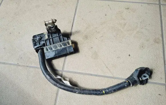 Nissan Leaf I (ZE0) Positive cable (battery) 