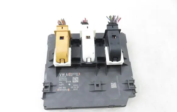 Volkswagen Scirocco Central body control module 5K0937086F 5WK50284A