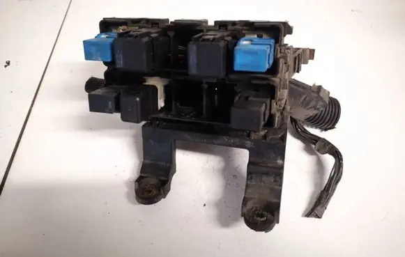Nissan Primera Fuse box set