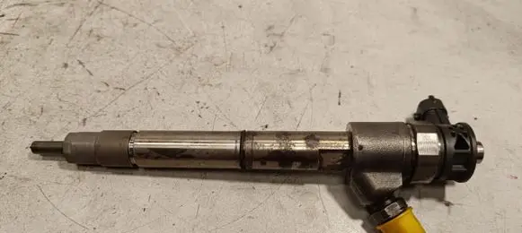 Opel Insignia B Fuel injector 0445110713
