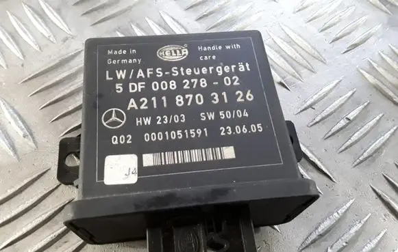 Mercedes-Benz E W211 Light module LCM A2118703126 00827802