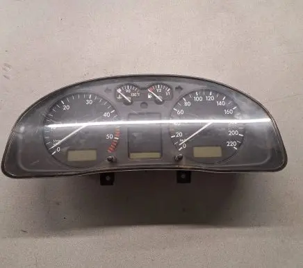 Volkswagen PASSAT B5 Speedometer (instrument cluster) 3B0919880LX 1102088763