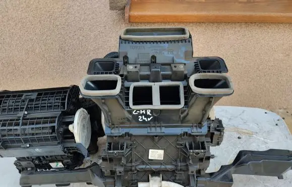 Toyota C-HR I Interior heater climate box assembly 87050