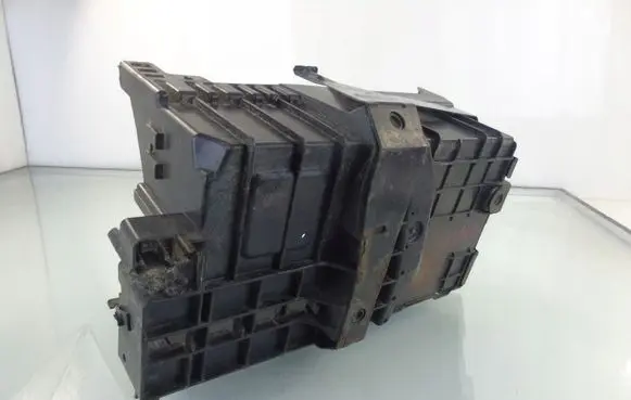 Battery box tray
