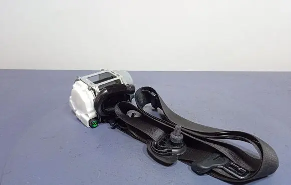BMW X5 G05 Front seatbelt 7497879