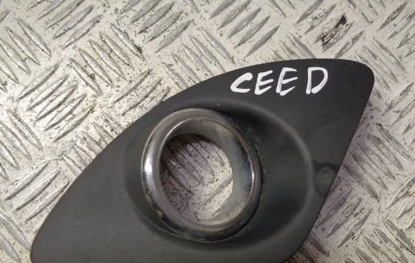 KIA Ceed Front fog light trim/grill 865651H000