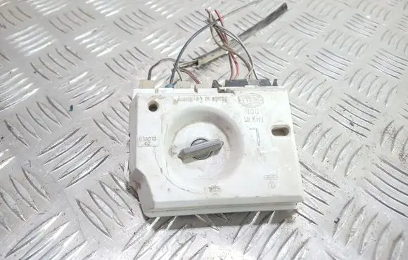 Audi 80 90 B3 Tail light bulb cover holder