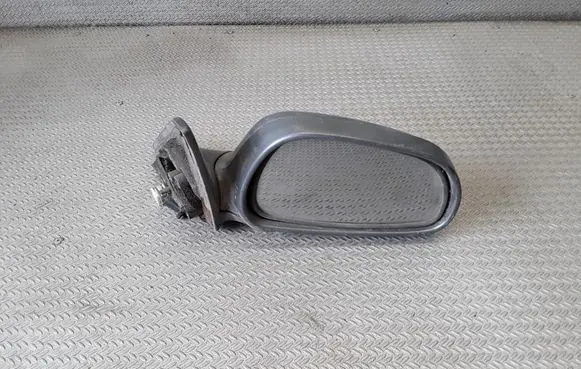 Mazda 626 Front door electric wing mirror E13010519