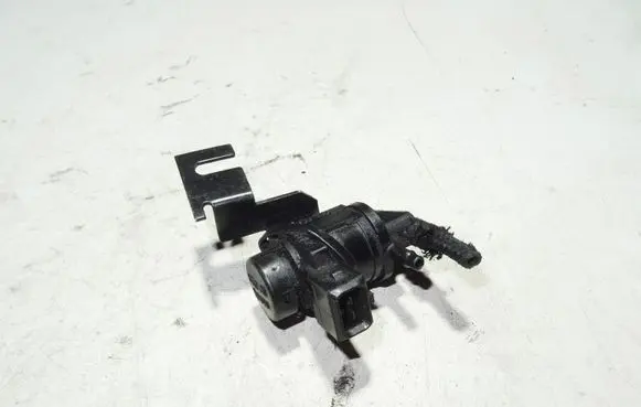Audi A4 S4 B6 8E 8H Turbo solenoid valve 1J0906283A