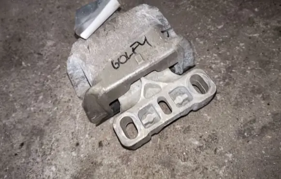 Volkswagen Golf IV Engine mount bracket 1J0199555AK