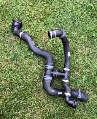 Audi A4 S4 B9 8W Engine coolant pipe/hose