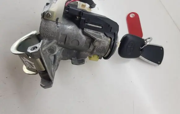 Toyota Auris 150 Ignition lock N05026387639