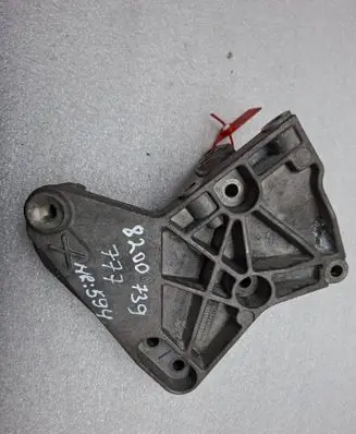 Renault Megane III Engine mounting bracket S27639594 8200739777
