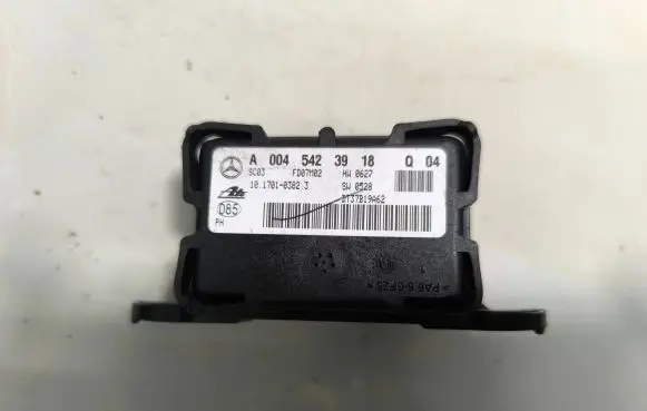 Mercedes-Benz GL X164 ESP acceleration yaw rate sensor A0045423918 DT37B19A62 10170103823