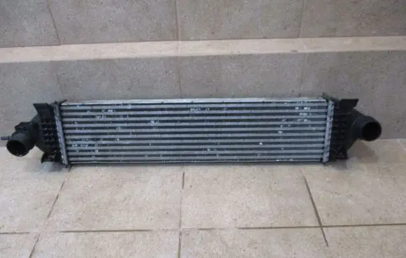 Ford Focus Intercooler radiator BV619J440AD