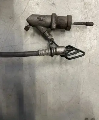 BMW 5 E60 E61 Clutch slave cylinder 73621