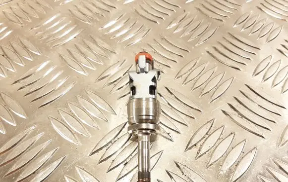 Volvo V60 Fuel injector 31432778