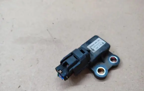 Hyundai Terracan Airbag deployment crash/impact sensor 95640M3110