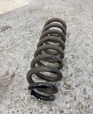 Mercedes-Benz C W205 Rear coil spring