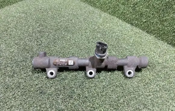 Renault Master III Fuel main line pipe 175215697R