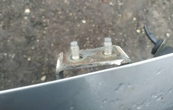 Nissan Primera Tailgate/trunk/boot hinge