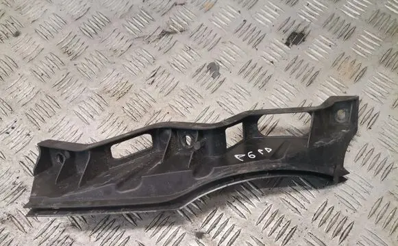 Volkswagen PASSAT B6 Front bumper mounting bracket 3c0807890