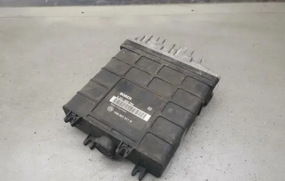 Volkswagen Golf III Engine control unit/module 0261200784 1H0907311H