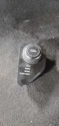 Jeep Cherokee Suspension ride height/mode switch P68358017AA