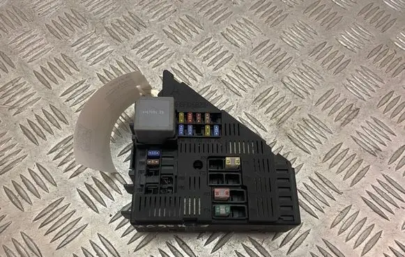 Volvo XC90 Fuse module 31453259