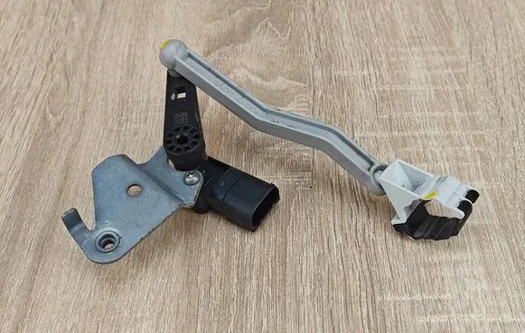 BMW 4 G22 G23 G24 G26 Headlight/headlamp level sensor 6895466 6878575