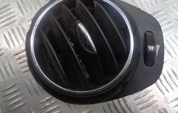 Alfa Romeo 147 Dashboard side air vent grill/cover trim