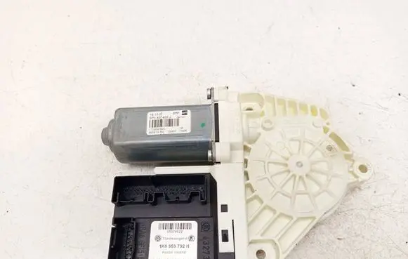 Seat Altea Front door window regulator motor 1K0959792H