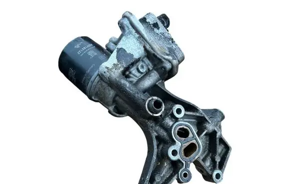 Skoda Octavia Mk2 (1Z) Oil filter mounting bracket 03F117021A