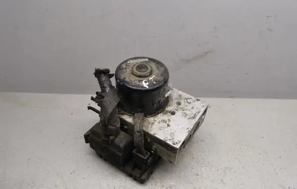 Chrysler PT Cruiser ABS Pump 05033082AD