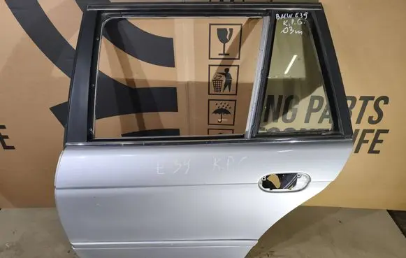 BMW 5 E39 Rear door 