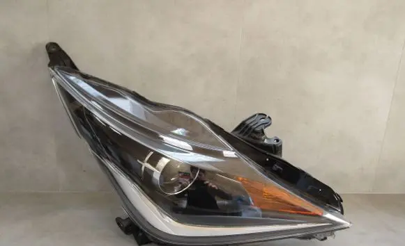 Toyota Aygo AB40 Headlight/headlamp 