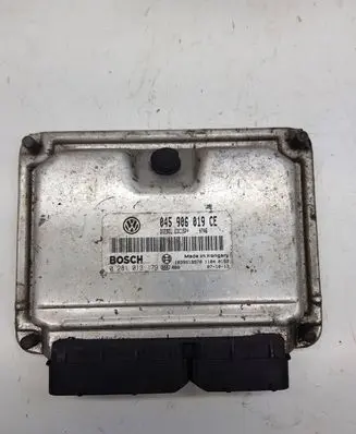 Skoda Fabia Mk2 (5J) Engine control unit/module 045906019CE 0281013179