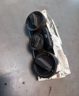 Volkswagen PASSAT B5 Climate control unit 1J0819045G